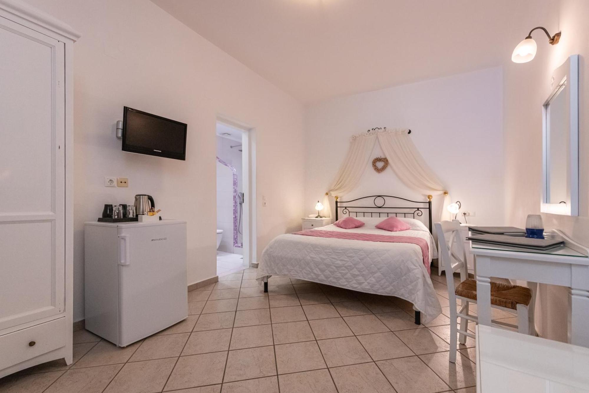 Reverie Santorini Hotel Firostefani Oda fotoğraf