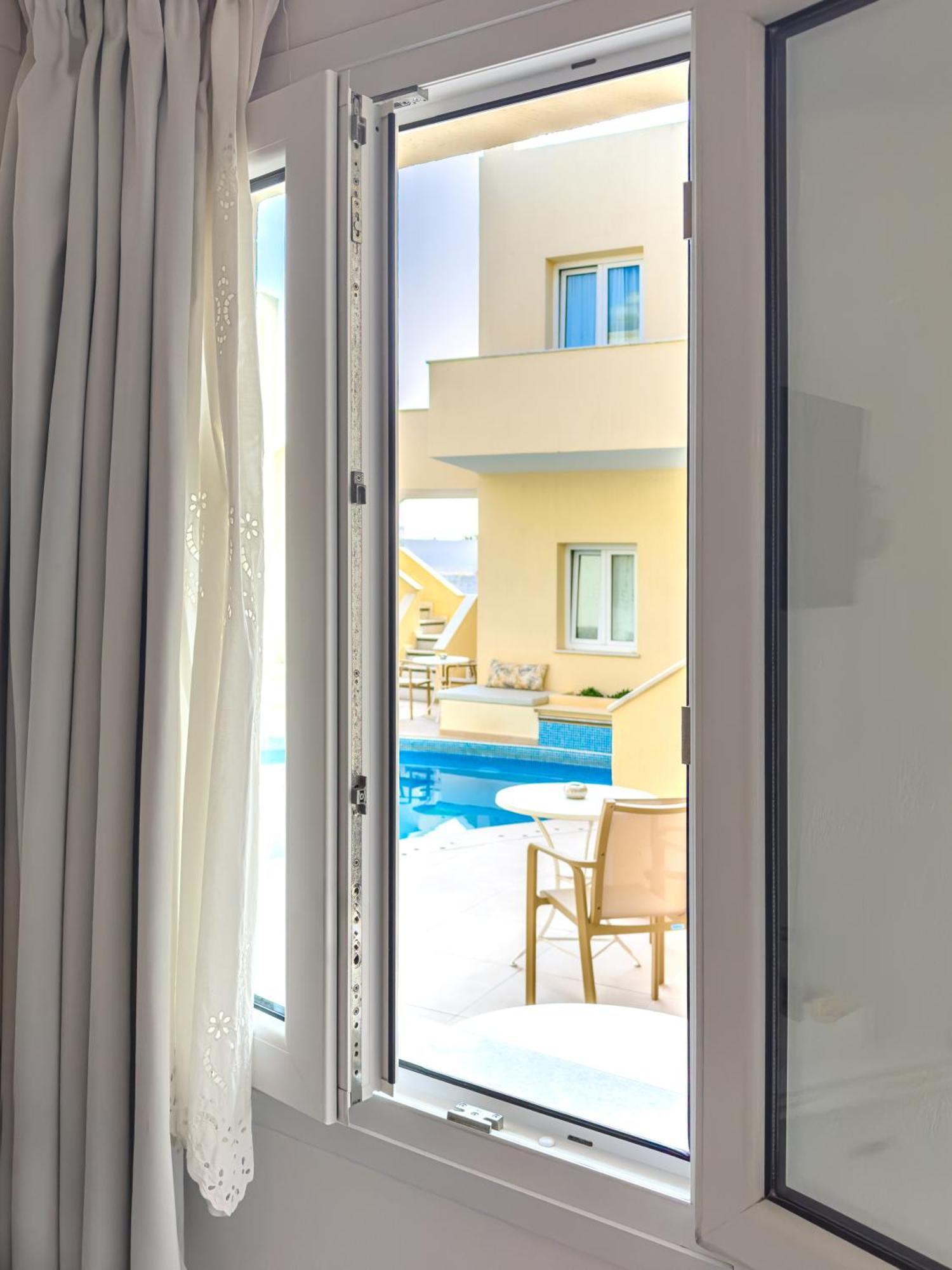 Reverie Santorini Hotel Firostefani Oda fotoğraf